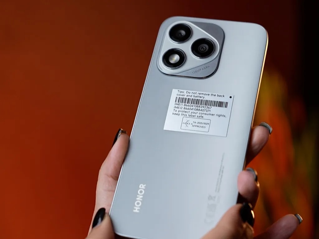 نقد و بررسی گوشی موبایل آنر ۴۰۰ لایت؛ میانرده خوش دست