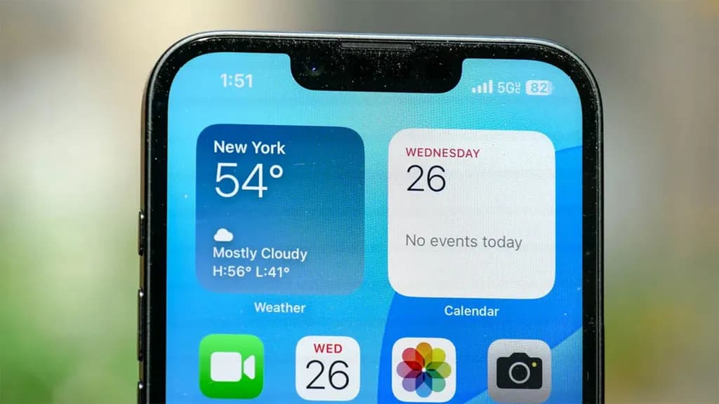 iPhone 16e